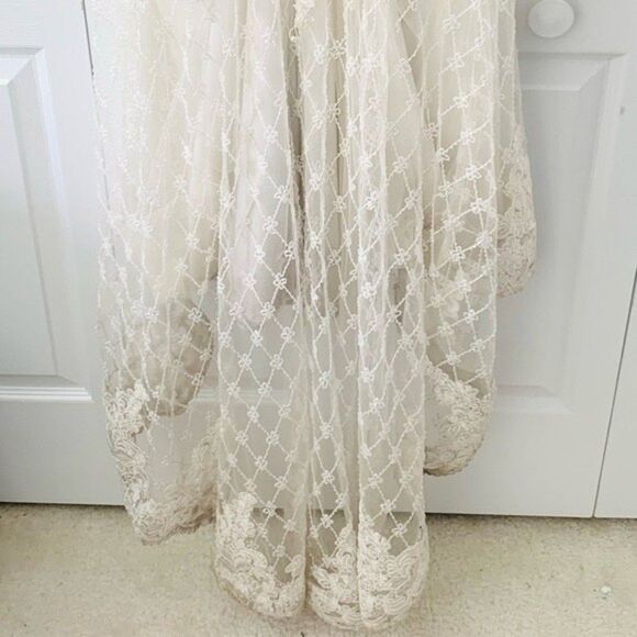 Tania Olsen Couture Wedding Dress Size 4 Ivory High Neck Beaded Halter Neck Gown - Picture 15 of 16